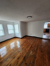 5 Leonard Ave, Unit 1 in Westfield, MA - Building Photo - Building Photo