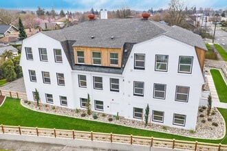 Maple Apartments: Newly Renovated in Sumner, WA - Building Photo - Building Photo