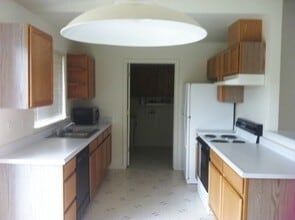 401 Parkchester Dr in Spring Creek, NV - Building Photo - Building Photo