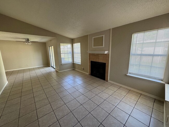 2008 Dickens Dr in Killeen, TX - Building Photo - Building Photo