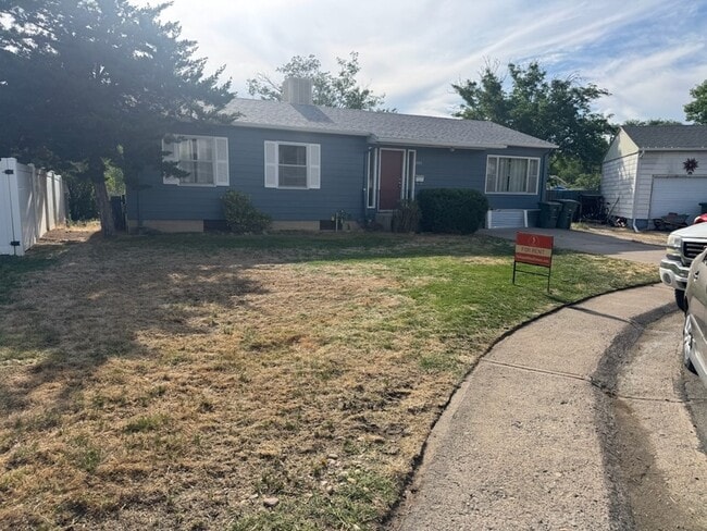 property at 1913 2nd Ct