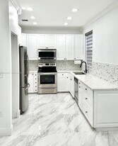 721 NW 170th Terrace in Pembroke Pines, FL - Building Photo