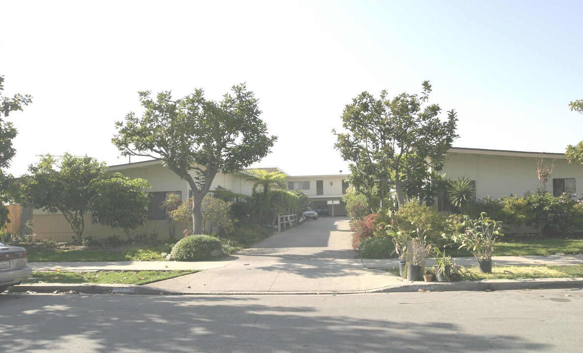 15923 S Harvard Blvd in Gardena, CA - Foto de edificio