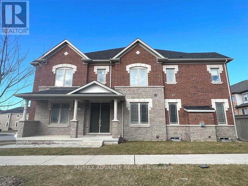 3 Durblee Ave in Aurora, ON - Building Photo