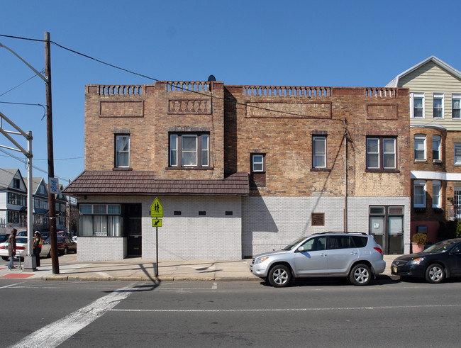 117-119 Avenue C in Bayonne, NJ - Building Photo - Building Photo