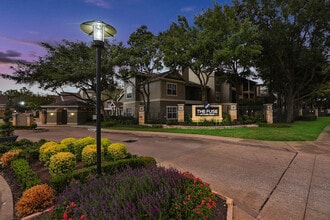 The Fuse at Park Row in Houston, TX - Building Photo - Building Photo