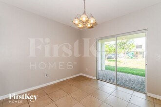 933 SE 26th Terrace in Cape Coral, FL - Foto de edificio - Building Photo