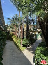 10540 Balboa Blvd in Los Angeles, CA - Building Photo - Building Photo