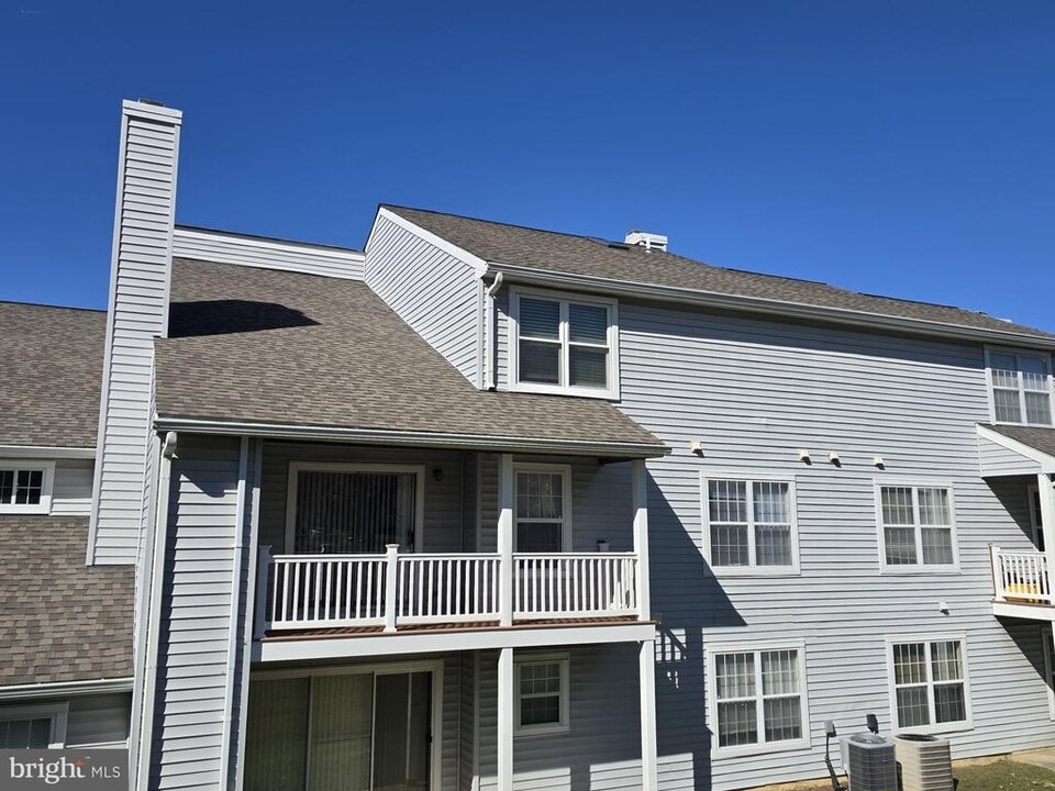 1003 Spring Valley Ct in Fort Washington, MD - Building Photo