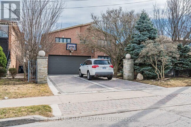 27 Danby Ave in Toronto, ON - Building Photo - Building Photo