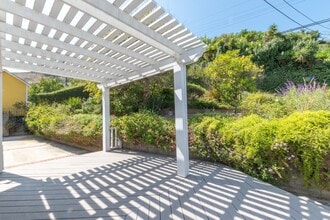 3975 S Orange Dr in Los Angeles, CA - Building Photo - Building Photo