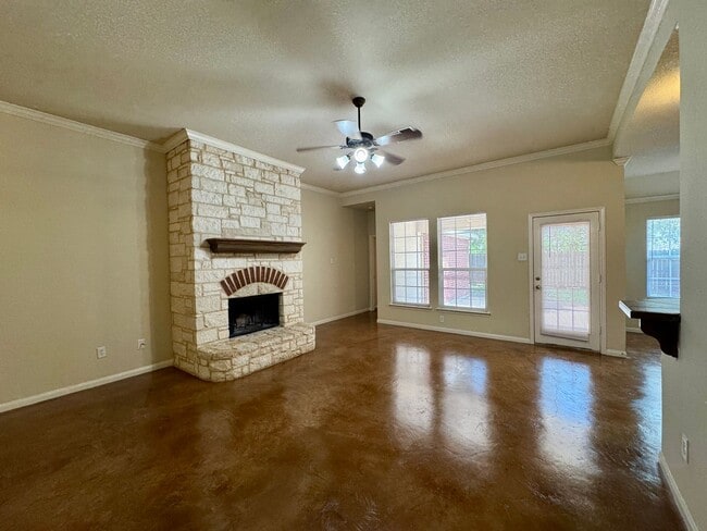 501 Chapel Trail Cir in Waco, TX - Building Photo - Building Photo
