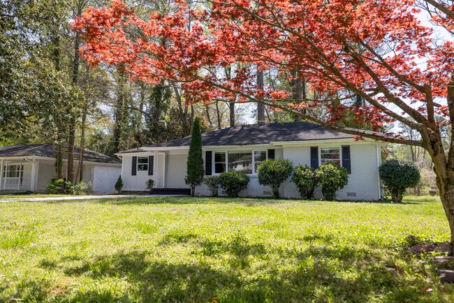 property at 2945 Belvedere Ln