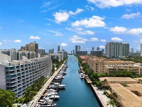 2950 NE 188th St in Aventura, FL - Building Photo - Building Photo