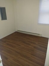 3320 Collins St in Rockford, IL - Building Photo - Building Photo