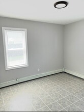 44 Pine St, Unit 1 in Pawtucket, RI - Building Photo - Building Photo