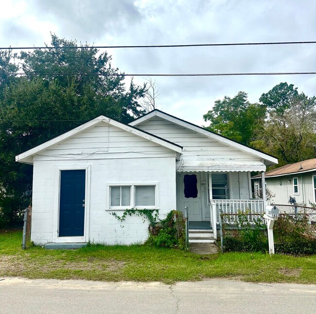 property at 1837 Doscher Ave
