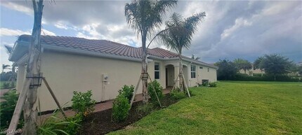 2092 Wellington St in Naples, FL - Building Photo - Building Photo