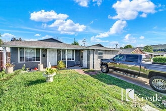 714 Gateway Dr in Vallejo, CA - Building Photo - Building Photo