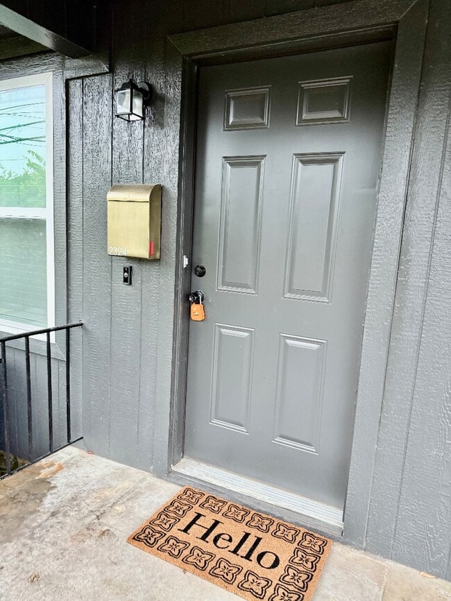 2324 Metropolitan Ave in Dallas, TX - Building Photo - Building Photo