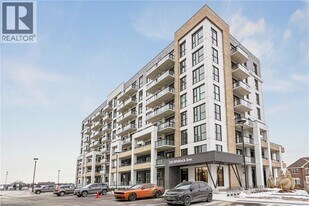 720 Whitlock Ave in Milton, ON - Building Photo