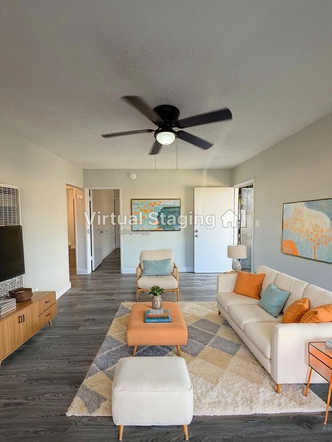 7822 S Western Ave, Unit 3