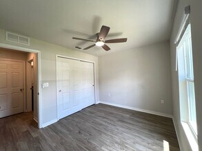32 Riddle Dr in Palm Coast, FL - Building Photo - Building Photo