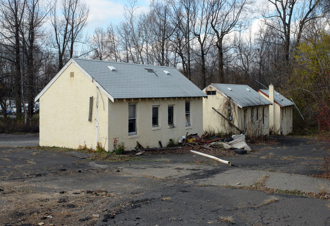 965 Lincoln Hwy in Morrisville, PA - Foto de edificio - Building Photo