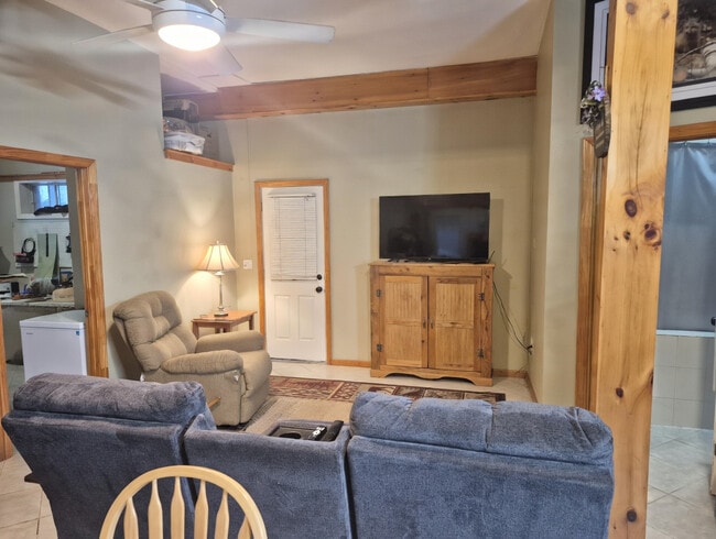 17 King Arthur Dr, Unit B in Farmington, NH - Building Photo - Building Photo