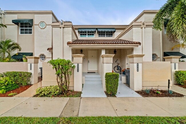 6553 Via Regina in Boca Raton, FL - Building Photo - Building Photo