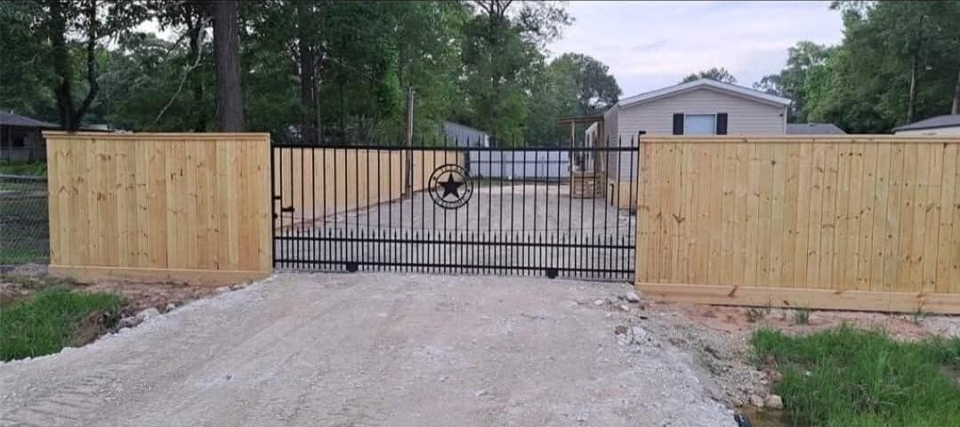 23425 Heidi Ln in New Caney, TX - Building Photo