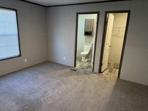 2429 E Birch Dr in Kawkawlin, MI - Building Photo - Building Photo