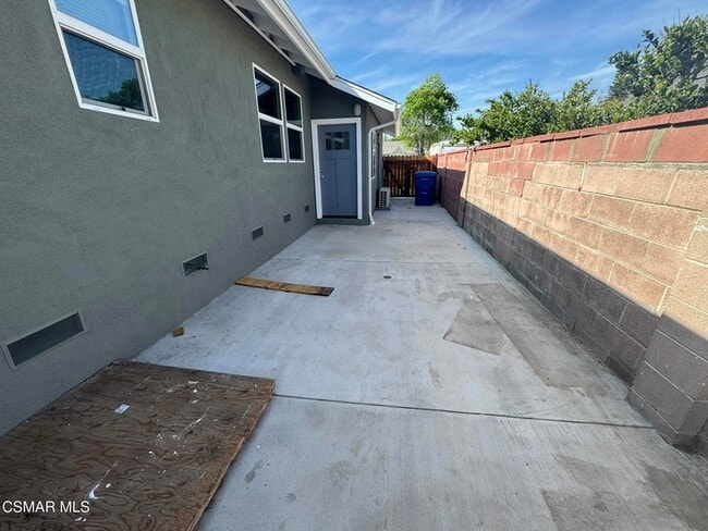 16656 Horace St, Unit B in Los Angeles, CA - Building Photo - Building Photo