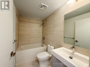 2920 Hwy 7 in Vaughan, ON - Building Photo - Building Photo