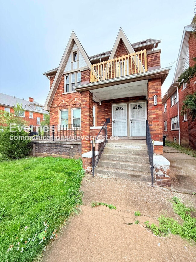 2651 Calvert Ave