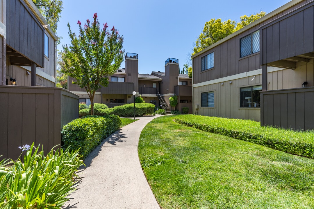 Hastings Ranch in Carmichael, CA - Building Photo
