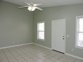 5931 Pinetree Ave in Panama City, FL - Foto de edificio - Building Photo