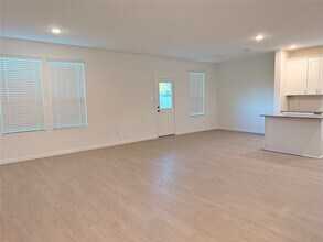 24645 Cascade Haven Rd in Porter, TX - Building Photo - Building Photo