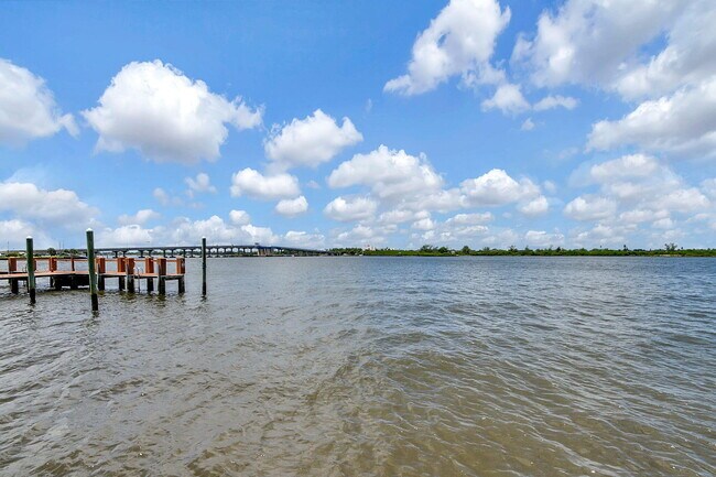 2840 S Ocean Blvd in Palm Beach, FL - Building Photo - Building Photo