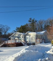 17 Cedar Rd in Wurtsboro, NY - Building Photo