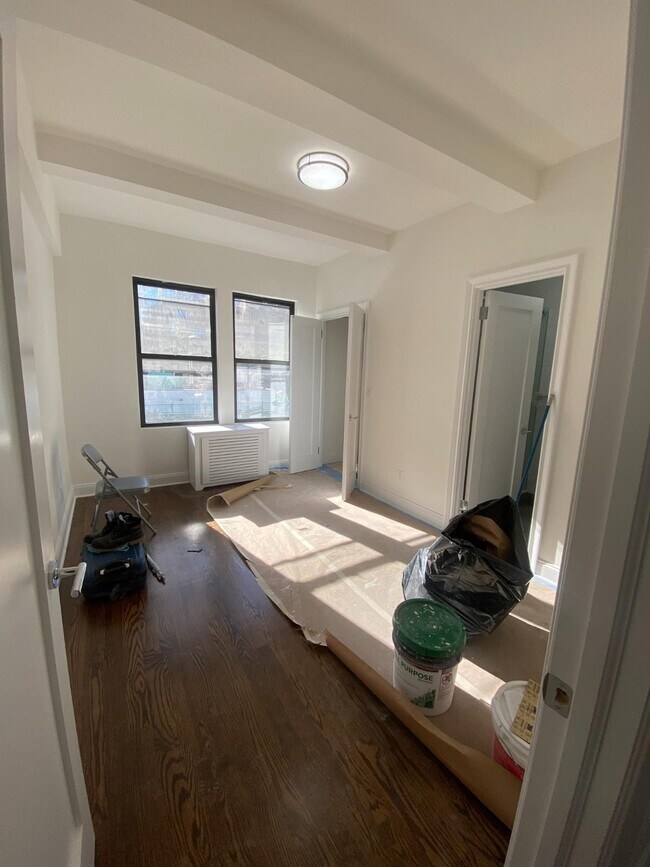 25 W 68th St, Unit 5B in New York, NY - Building Photo - Building Photo
