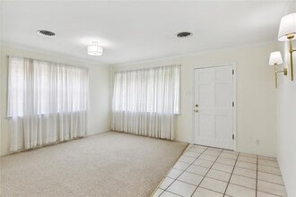 2311 Metairie Ct in Metairie, LA - Building Photo - Building Photo