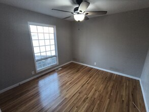 5 Pastoral Ct in Florissant, MO - Foto de edificio - Building Photo