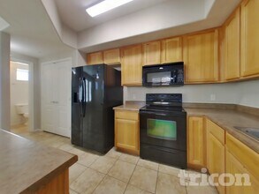 16825 N 14th St, Unit 1523 in Phoenix, AZ - Building Photo - Building Photo