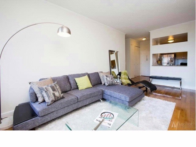 235 W 48th St-Unit -8F in New York, NY - Building Photo - Building Photo