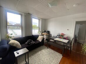 15 Woodbridge St, Unit 14 in Cambridge, MA - Foto de edificio - Building Photo