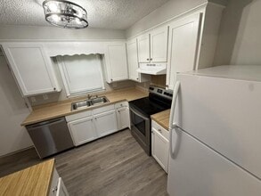 104 Peace St in North Wilkesboro, NC - Building Photo - Building Photo