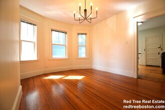 82 Montebello Rd, Unit 1 in Boston, MA - Building Photo - Building Photo