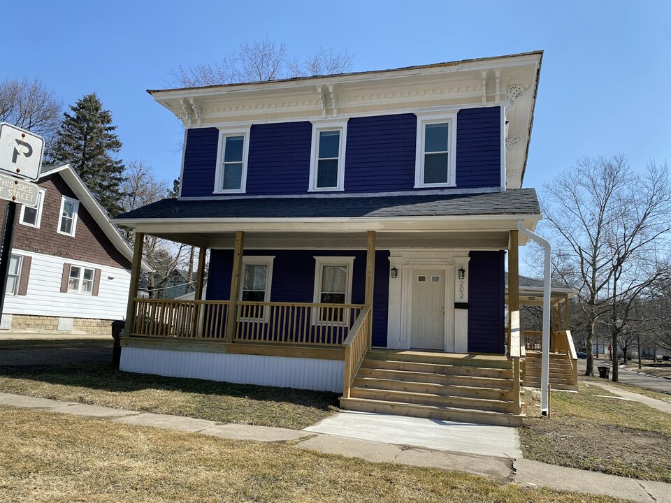 202 Park St in Albion, MI - Foto de edificio