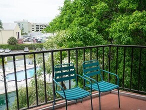 890 N Federal Hwy, Unit 406 in Lantana, FL - Building Photo - Building Photo